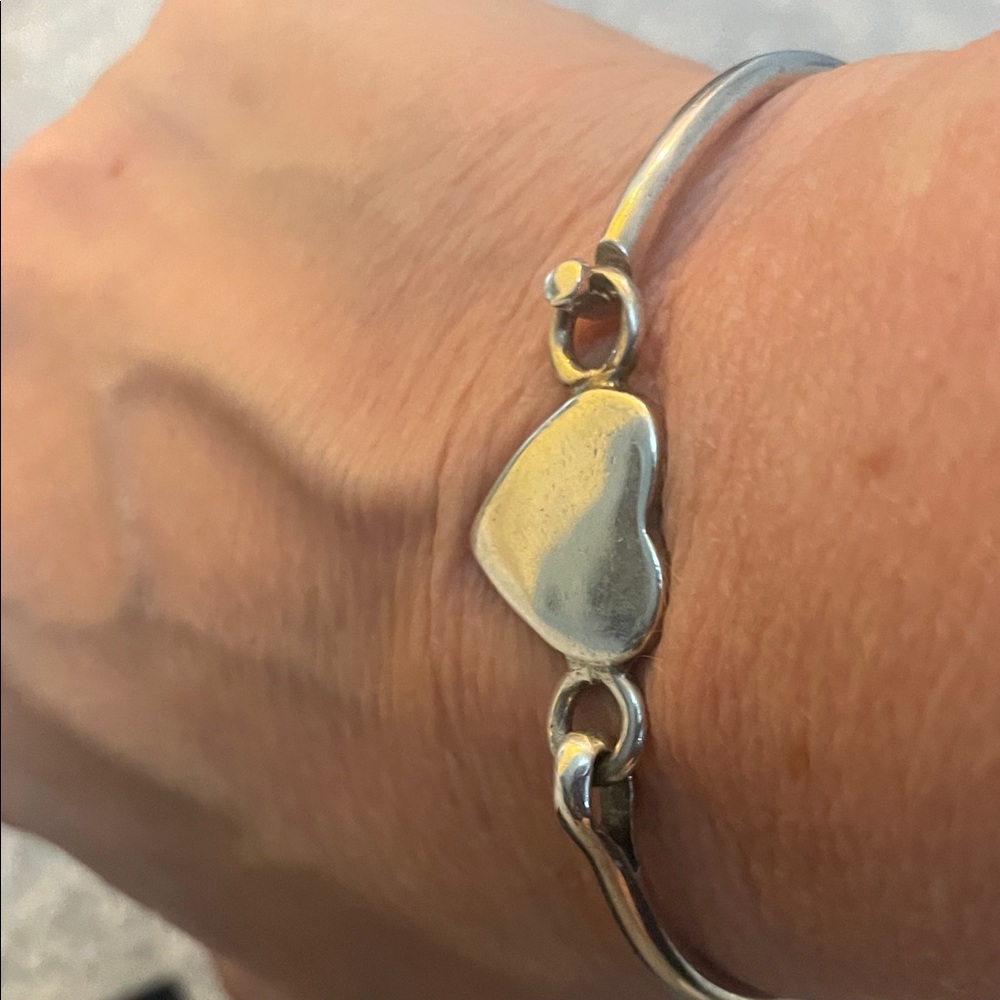 Sterling Silver heart cuff bracelet Small - Picture 4 of 5